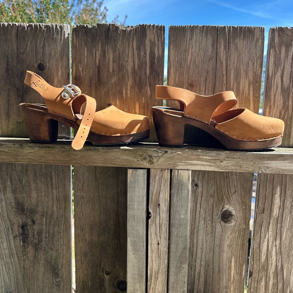 Lotta From Stockholm Tan Leather Slingback Clogs